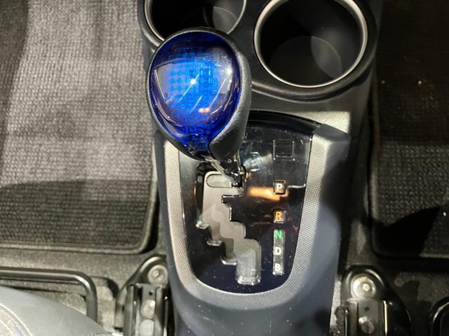 アクア クロスオーバー　純正ナビ　バックカメラ　ＥＴＣ　Ｂｌｕｅｔｏｏｔｈ接続　純正アルミホイール　ルーフレール　衝突被害軽減ブレーキ　レーンキープアシスト　オートハイビーム　シートヒーター　スマートキー　電動格納式ミラー（48枚目）