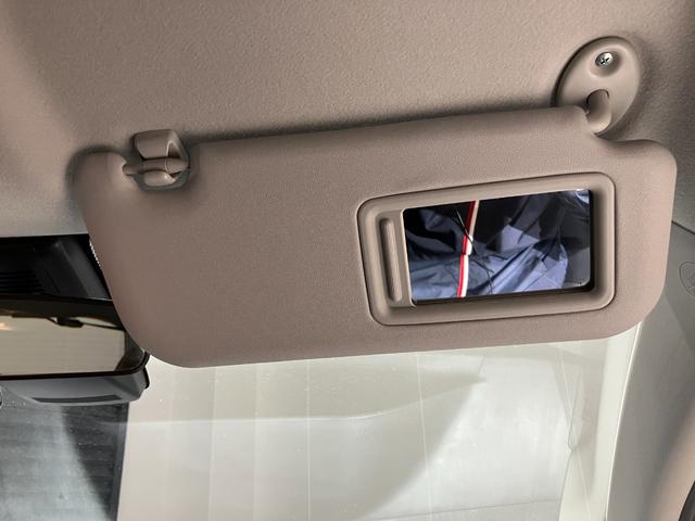 アクア クロスオーバー　純正ナビ　バックカメラ　ＥＴＣ　Ｂｌｕｅｔｏｏｔｈ接続　純正アルミホイール　ルーフレール　衝突被害軽減ブレーキ　レーンキープアシスト　オートハイビーム　シートヒーター　スマートキー　電動格納式ミラー（52枚目）