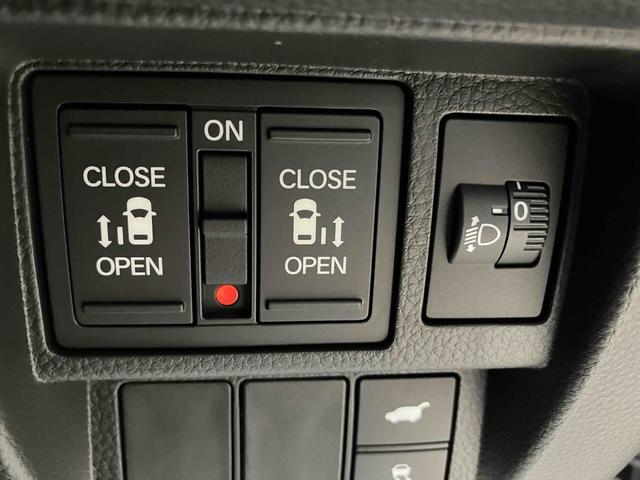 ステップワゴン スパーダ HondaSENSING 両側電動スライドドア 追従型クルーズコントロール 純正アルミホイール 電動リアゲート 電子パーキング オートブレーキホールド シートヒーター 後席エアコン 2列目オットマン(5枚目)