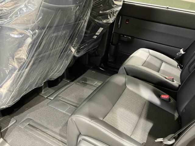 ステップワゴン スパーダ HondaSENSING 両側電動スライドドア 追従型クルーズコントロール 純正アルミホイール 電動リアゲート 電子パーキング オートブレーキホールド シートヒーター 後席エアコン 2列目オットマン(30枚目)