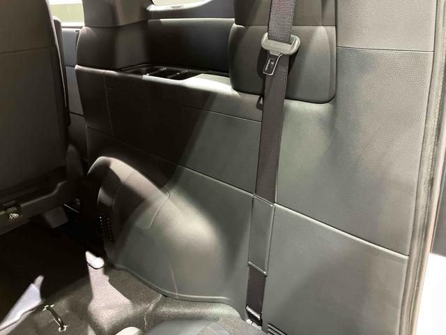 ステップワゴン スパーダ HondaSENSING 両側電動スライドドア 追従型クルーズコントロール 純正アルミホイール 電動リアゲート 電子パーキング オートブレーキホールド シートヒーター 後席エアコン 2列目オットマン(32枚目)