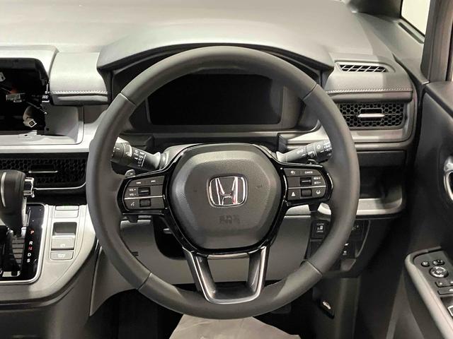 ステップワゴン スパーダ HondaSENSING 両側電動スライドドア 追従型クルーズコントロール 純正アルミホイール 電動リアゲート 電子パーキング オートブレーキホールド シートヒーター 後席エアコン 2列目オットマン(34枚目)