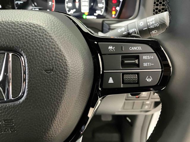 ステップワゴン スパーダ HondaSENSING 両側電動スライドドア 追従型クルーズコントロール 純正アルミホイール 電動リアゲート 電子パーキング オートブレーキホールド シートヒーター 後席エアコン 2列目オットマン(36枚目)