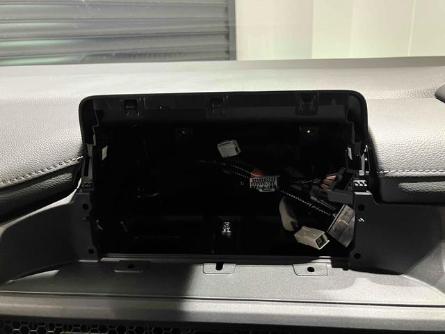 ステップワゴン スパーダ HondaSENSING 両側電動スライドドア 追従型クルーズコントロール 純正アルミホイール 電動リアゲート 電子パーキング オートブレーキホールド シートヒーター 後席エアコン 2列目オットマン(41枚目)