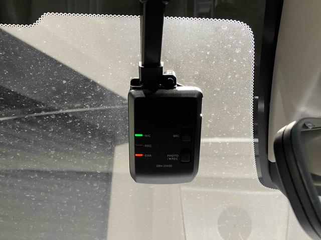 ＺＲ－Ｖ ｅ：ＨＥＶ　Ｚ　ＨｏｎｄａＣＯＮＮＥＣＴ対応ディスプレー　全方位カメラ　ＡｐｐｌｅＣａｒＰｌａｙ　ＥＴＣ　ＨｏｎｄａＳＥＮＳＩＮＧ　アダプティブクルーズコントロール　電動リアゲート　純正アルミホイール　電子パーキング（8枚目）