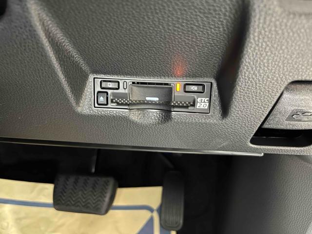 ヤリスクロス ハイブリッドZ ディスプレオーディオ 全方位カメラ Bluetooth接続 ETC 純正アルミホイール 電動シート クルーズコントロール LEDヘッドライト ハンドルヒーター 前席シートヒーター 電子パーキング(7枚目)