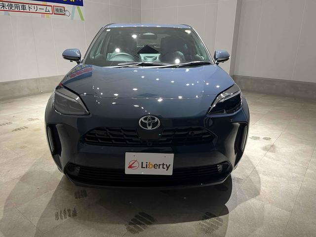 ヤリスクロス ハイブリッドZ ディスプレオーディオ 全方位カメラ Bluetooth接続 ETC 純正アルミホイール 電動シート クルーズコントロール LEDヘッドライト ハンドルヒーター 前席シートヒーター 電子パーキング(9枚目)