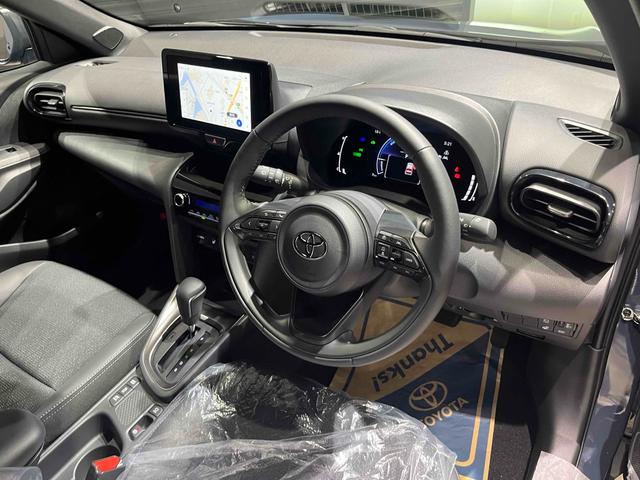 ヤリスクロス ハイブリッドZ ディスプレオーディオ 全方位カメラ Bluetooth接続 ETC 純正アルミホイール 電動シート クルーズコントロール LEDヘッドライト ハンドルヒーター 前席シートヒーター 電子パーキング(23枚目)
