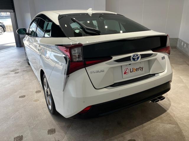 プリウス Aプレミアム ツーリングセレクション クリアランスソナー レーンアシスト オートクルーズコントロール パークアシスト 衝突被害軽減システム バックカメラ アルミホイール オートマチックハイビーム オートライト(11枚目)