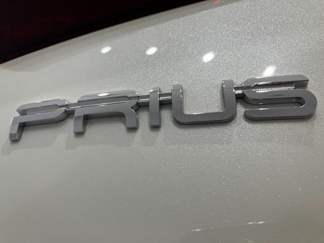 プリウス Aプレミアム ツーリングセレクション クリアランスソナー レーンアシスト オートクルーズコントロール パークアシスト 衝突被害軽減システム バックカメラ アルミホイール オートマチックハイビーム オートライト(15枚目)