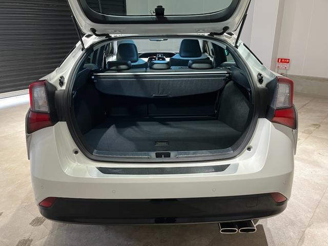 プリウス Aプレミアム ツーリングセレクション クリアランスソナー レーンアシスト オートクルーズコントロール パークアシスト 衝突被害軽減システム バックカメラ アルミホイール オートマチックハイビーム オートライト(16枚目)