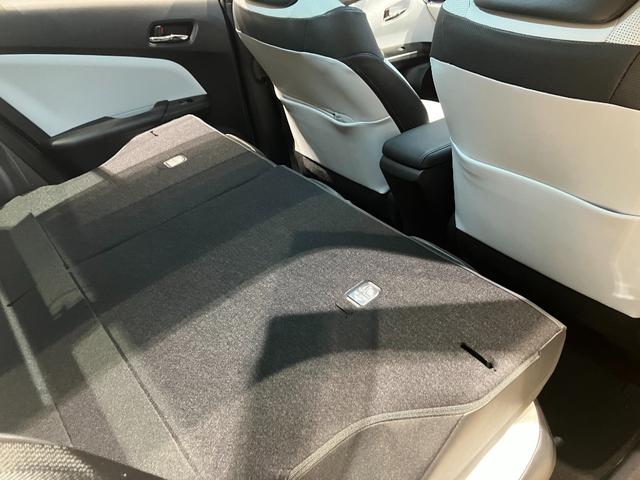 プリウス Aプレミアム ツーリングセレクション クリアランスソナー レーンアシスト オートクルーズコントロール パークアシスト 衝突被害軽減システム バックカメラ アルミホイール オートマチックハイビーム オートライト(20枚目)