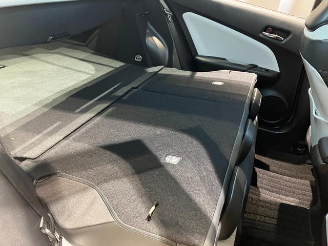 プリウス Aプレミアム ツーリングセレクション クリアランスソナー レーンアシスト オートクルーズコントロール パークアシスト 衝突被害軽減システム バックカメラ アルミホイール オートマチックハイビーム オートライト(21枚目)