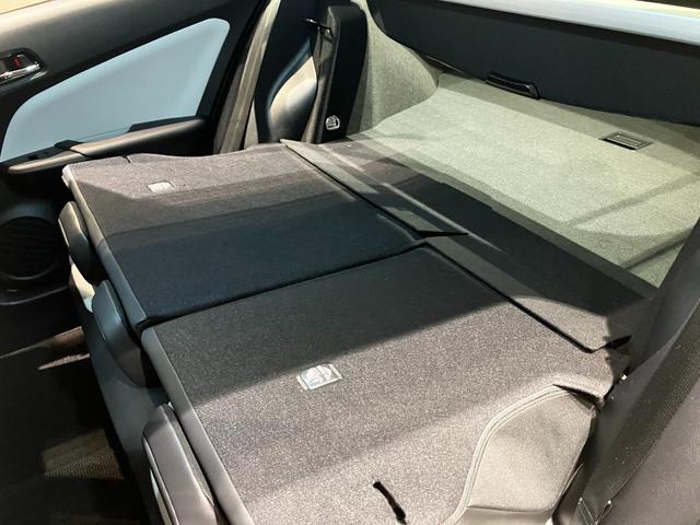 プリウス Aプレミアム ツーリングセレクション クリアランスソナー レーンアシスト オートクルーズコントロール パークアシスト 衝突被害軽減システム バックカメラ アルミホイール オートマチックハイビーム オートライト(23枚目)