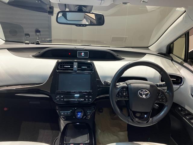 プリウス Aプレミアム ツーリングセレクション クリアランスソナー レーンアシスト オートクルーズコントロール パークアシスト 衝突被害軽減システム バックカメラ アルミホイール オートマチックハイビーム オートライト(26枚目)