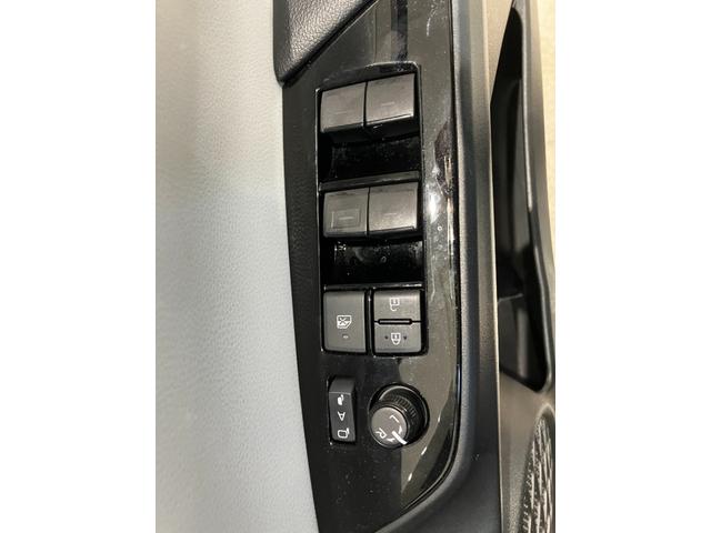 プリウス Aプレミアム ツーリングセレクション クリアランスソナー レーンアシスト オートクルーズコントロール パークアシスト 衝突被害軽減システム バックカメラ アルミホイール オートマチックハイビーム オートライト(35枚目)