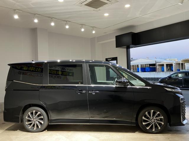 ヴォクシー ハイブリッドＳ－Ｚ　ナビ　バックカメラ　クリアランスソナー　オートクルーズコントロール　レーンアシスト　衝突被害軽減システム　両側電動スライドドア　オートマチックハイビーム　オートライト　ＬＥＤヘッドランプ　スマートキー（12枚目）