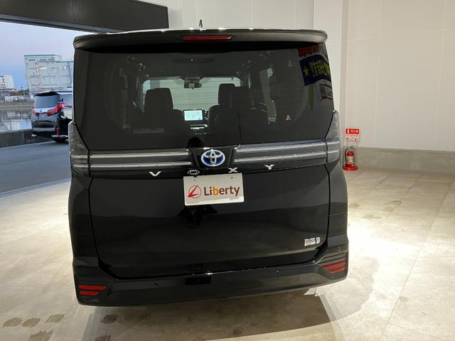 ヴォクシー ハイブリッドＳ－Ｚ　ナビ　バックカメラ　クリアランスソナー　オートクルーズコントロール　レーンアシスト　衝突被害軽減システム　両側電動スライドドア　オートマチックハイビーム　オートライト　ＬＥＤヘッドランプ　スマートキー（15枚目）