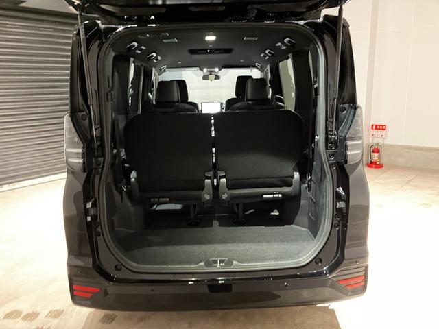 ヴォクシー ハイブリッドＳ－Ｚ　ナビ　バックカメラ　クリアランスソナー　オートクルーズコントロール　レーンアシスト　衝突被害軽減システム　両側電動スライドドア　オートマチックハイビーム　オートライト　ＬＥＤヘッドランプ　スマートキー（19枚目）