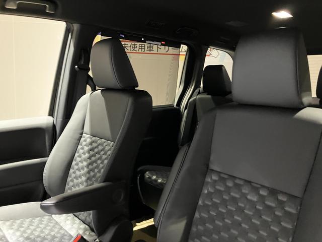 ヴォクシー ハイブリッドＳ－Ｚ　ナビ　バックカメラ　クリアランスソナー　オートクルーズコントロール　レーンアシスト　衝突被害軽減システム　両側電動スライドドア　オートマチックハイビーム　オートライト　ＬＥＤヘッドランプ　スマートキー（30枚目）