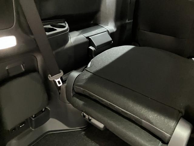 ヴォクシー ハイブリッドＳ－Ｚ　ナビ　バックカメラ　クリアランスソナー　オートクルーズコントロール　レーンアシスト　衝突被害軽減システム　両側電動スライドドア　オートマチックハイビーム　オートライト　ＬＥＤヘッドランプ　スマートキー（34枚目）