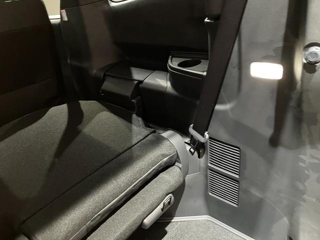 ヴォクシー ハイブリッドＳ－Ｚ　ナビ　バックカメラ　クリアランスソナー　オートクルーズコントロール　レーンアシスト　衝突被害軽減システム　両側電動スライドドア　オートマチックハイビーム　オートライト　ＬＥＤヘッドランプ　スマートキー（35枚目）