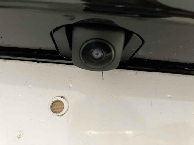 ステップワゴン スパーダ　ＨｏｎｄａＳＥＮＳＩＮＧ　両側電動スライドドア　電動リアゲート　アダプティブクルーズ　純正アルミホイール　オートライト　スマートキー　電動格納ミラー　シートヒーター　３列シート（19枚目）