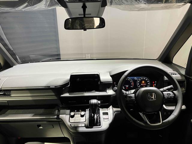 ステップワゴン スパーダ　ＨｏｎｄａＳＥＮＳＩＮＧ　両側電動スライドドア　電動リアゲート　アダプティブクルーズ　純正アルミホイール　オートライト　スマートキー　電動格納ミラー　シートヒーター　３列シート（34枚目）