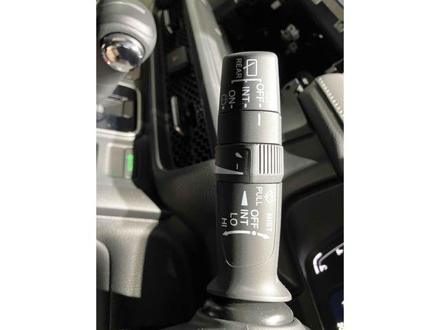 ステップワゴン スパーダ　ＨｏｎｄａＳＥＮＳＩＮＧ　両側電動スライドドア　電動リアゲート　アダプティブクルーズ　純正アルミホイール　オートライト　スマートキー　電動格納ミラー　シートヒーター　３列シート（38枚目）