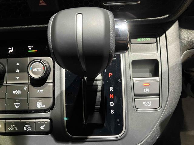 ステップワゴン スパーダ　ＨｏｎｄａＳＥＮＳＩＮＧ　両側電動スライドドア　電動リアゲート　アダプティブクルーズ　純正アルミホイール　オートライト　スマートキー　電動格納ミラー　シートヒーター　３列シート（42枚目）