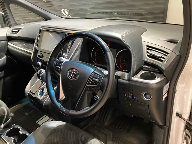 アルファード ２．５Ｓ　タイプゴールド　純正ナビ　バックカメラ　ＥＴＣ　両側電動スライドドア　純正アルミホイール　ＬＥＤヘッドライト　フォグライト　電動テ－ルゲ－ト　電格ミラー　オートハイビーム　ＡＢＳ（29枚目）