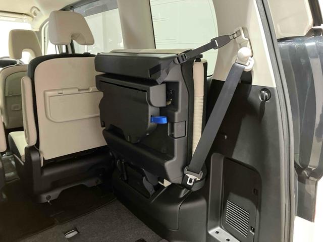 日産 セレナ 37枚目