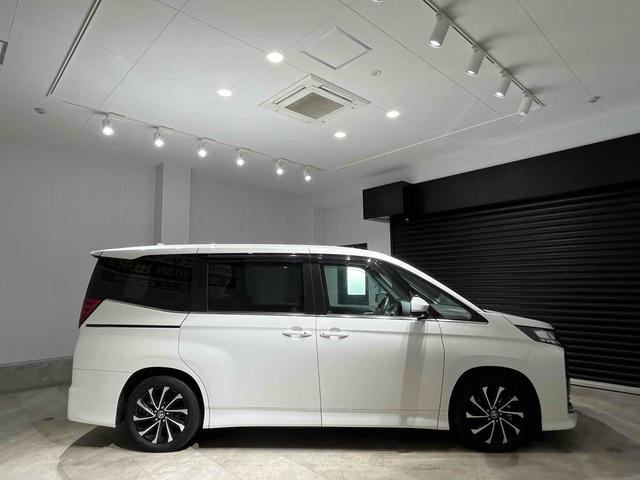 ノア ハイブリッドS-Z バックカメラ ナビ オートクルーズコントロール 衝突被害軽減システム 両側電動スライドドア オートマチックハイビーム オートライト LEDヘッドランプ スマートキー 電動格納ミラー 3列シート CVT(12枚目)