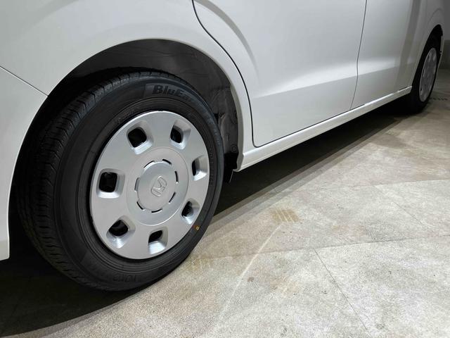 フリード ｅ：ＨＥＶエアー　クリアランスソナー　オートクルーズコントロール　衝突被害軽減システム　両側電動スライドドア　オートライト　ＬＥＤヘッドランプ　スマートキー　電動格納ミラー　３列シート　ウォークスルー（21枚目）