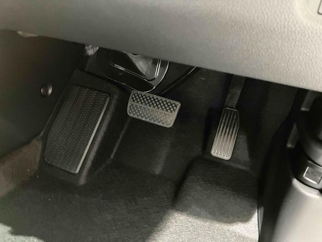 フリード ｅ：ＨＥＶエアー　クリアランスソナー　オートクルーズコントロール　衝突被害軽減システム　両側電動スライドドア　オートライト　ＬＥＤヘッドランプ　スマートキー　電動格納ミラー　３列シート　ウォークスルー（24枚目）