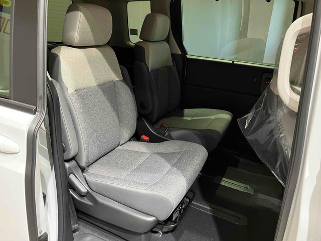 フリード ｅ：ＨＥＶエアー　クリアランスソナー　オートクルーズコントロール　衝突被害軽減システム　両側電動スライドドア　オートライト　ＬＥＤヘッドランプ　スマートキー　電動格納ミラー　３列シート　ウォークスルー（28枚目）