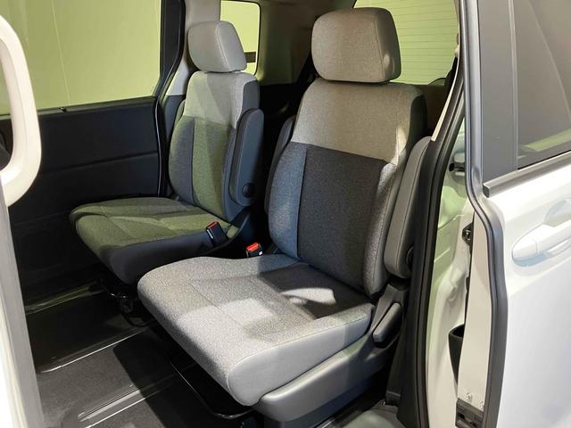 フリード ｅ：ＨＥＶエアー　クリアランスソナー　オートクルーズコントロール　衝突被害軽減システム　両側電動スライドドア　オートライト　ＬＥＤヘッドランプ　スマートキー　電動格納ミラー　３列シート　ウォークスルー（31枚目）