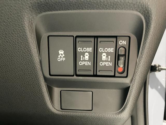 フリード ｅ：ＨＥＶエアー　届出済未使用車　クリアランスソナー　オートクルーズコントロール　レーンアシスト　衝突被害軽減システム　両側電動スライドドア　オートライト　ＬＥＤヘッドランプ　スマートキー　アイドリングストップ（5枚目）