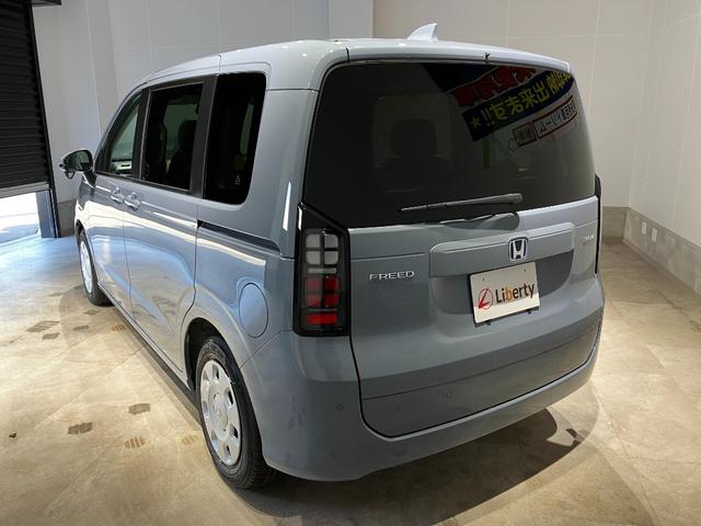 フリード ｅ：ＨＥＶエアー　届出済未使用車　クリアランスソナー　オートクルーズコントロール　レーンアシスト　衝突被害軽減システム　両側電動スライドドア　オートライト　ＬＥＤヘッドランプ　スマートキー　アイドリングストップ（11枚目）