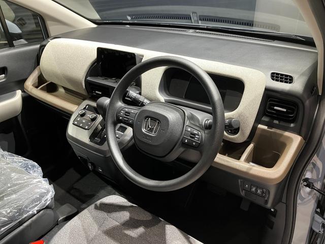 フリード ｅ：ＨＥＶエアー　届出済未使用車　クリアランスソナー　オートクルーズコントロール　レーンアシスト　衝突被害軽減システム　両側電動スライドドア　オートライト　ＬＥＤヘッドランプ　スマートキー　アイドリングストップ（39枚目）