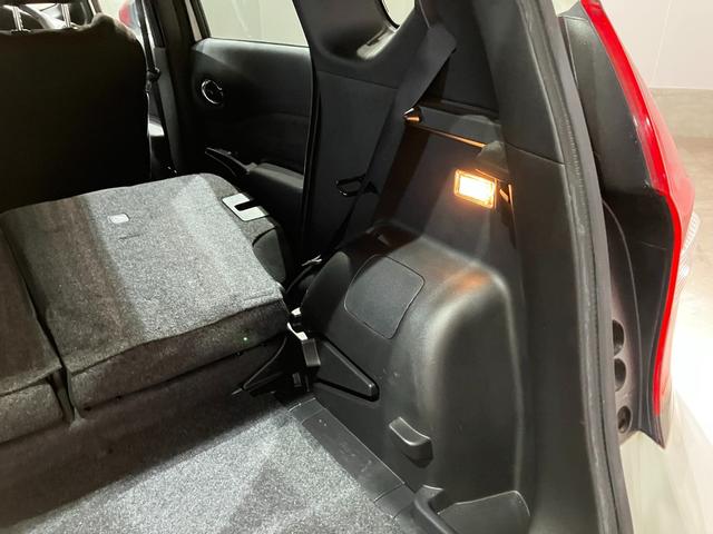 ノート ｅ－パワーニスモ　全周囲カメラ　ナビ　クリアランスソナー　レーンアシスト　衝突被害軽減システム　アルミホイール　オートライト　スマートキー　電動格納ミラー　ＣＶＴ　盗難防止システム　衝突安全ボディ　ＡＢＳ　ＥＳＣ（18枚目）