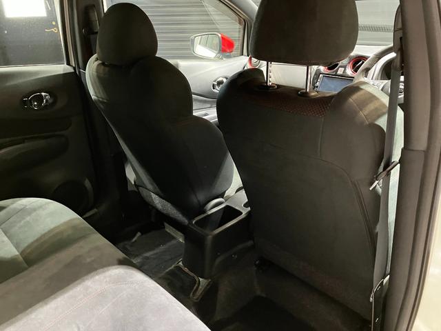 ノート ｅ－パワーニスモ　全周囲カメラ　ナビ　クリアランスソナー　レーンアシスト　衝突被害軽減システム　アルミホイール　オートライト　スマートキー　電動格納ミラー　ＣＶＴ　盗難防止システム　衝突安全ボディ　ＡＢＳ　ＥＳＣ（31枚目）