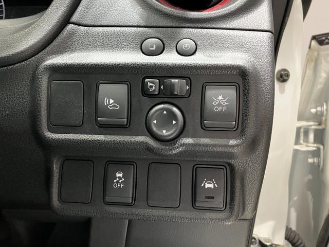 ノート ｅ－パワーニスモ　全周囲カメラ　ナビ　クリアランスソナー　レーンアシスト　衝突被害軽減システム　アルミホイール　オートライト　スマートキー　電動格納ミラー　ＣＶＴ　盗難防止システム　衝突安全ボディ　ＡＢＳ　ＥＳＣ（43枚目）