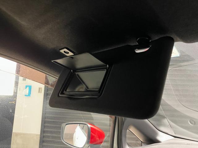 ノート ｅ－パワーニスモ　全周囲カメラ　ナビ　クリアランスソナー　レーンアシスト　衝突被害軽減システム　アルミホイール　オートライト　スマートキー　電動格納ミラー　ＣＶＴ　盗難防止システム　衝突安全ボディ　ＡＢＳ　ＥＳＣ（50枚目）