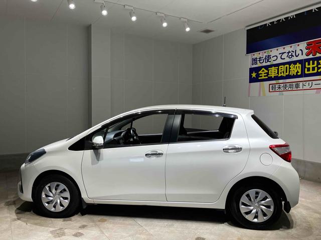 ヴィッツ Ｆ　セーフティーエディション　ナビ　ＥＴＣ　バックカメラ　衝突被害軽減システム　スマートキー　アイドリングストップ　電動格納ミラー　ＣＶＴ　盗難防止システム　衝突安全ボディ　ＡＢＳ　ＥＳＣ　エアコン（12枚目）
