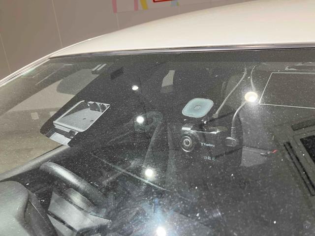 ヴィッツ Ｆ　セーフティーエディション　ナビ　ＥＴＣ　バックカメラ　衝突被害軽減システム　スマートキー　アイドリングストップ　電動格納ミラー　ＣＶＴ　盗難防止システム　衝突安全ボディ　ＡＢＳ　ＥＳＣ　エアコン（18枚目）