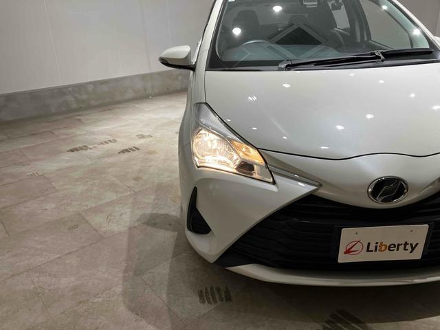 ヴィッツ Ｆ　セーフティーエディション　ナビ　ＥＴＣ　バックカメラ　衝突被害軽減システム　スマートキー　アイドリングストップ　電動格納ミラー　ＣＶＴ　盗難防止システム　衝突安全ボディ　ＡＢＳ　ＥＳＣ　エアコン（19枚目）