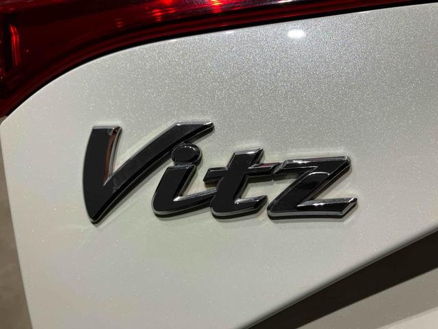 ヴィッツ Ｆ　セーフティーエディション　ナビ　ＥＴＣ　バックカメラ　衝突被害軽減システム　スマートキー　アイドリングストップ　電動格納ミラー　ＣＶＴ　盗難防止システム　衝突安全ボディ　ＡＢＳ　ＥＳＣ　エアコン（24枚目）