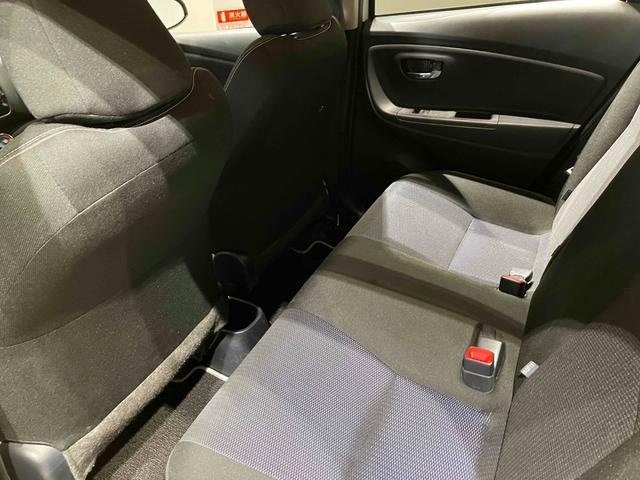 ヴィッツ Ｆ　セーフティーエディション　ナビ　ＥＴＣ　バックカメラ　衝突被害軽減システム　スマートキー　アイドリングストップ　電動格納ミラー　ＣＶＴ　盗難防止システム　衝突安全ボディ　ＡＢＳ　ＥＳＣ　エアコン（30枚目）