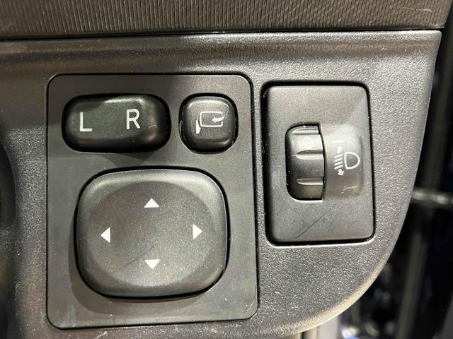 アクア Sスタイルブラック ETC バックカメラ レーンアシスト 衝突被害軽減システム オートマチックハイビーム オートライト スマートキー アイドリングストップ 電動格納ミラー CVT 衝突安全ボディ ABS ESC エアコン(12枚目)